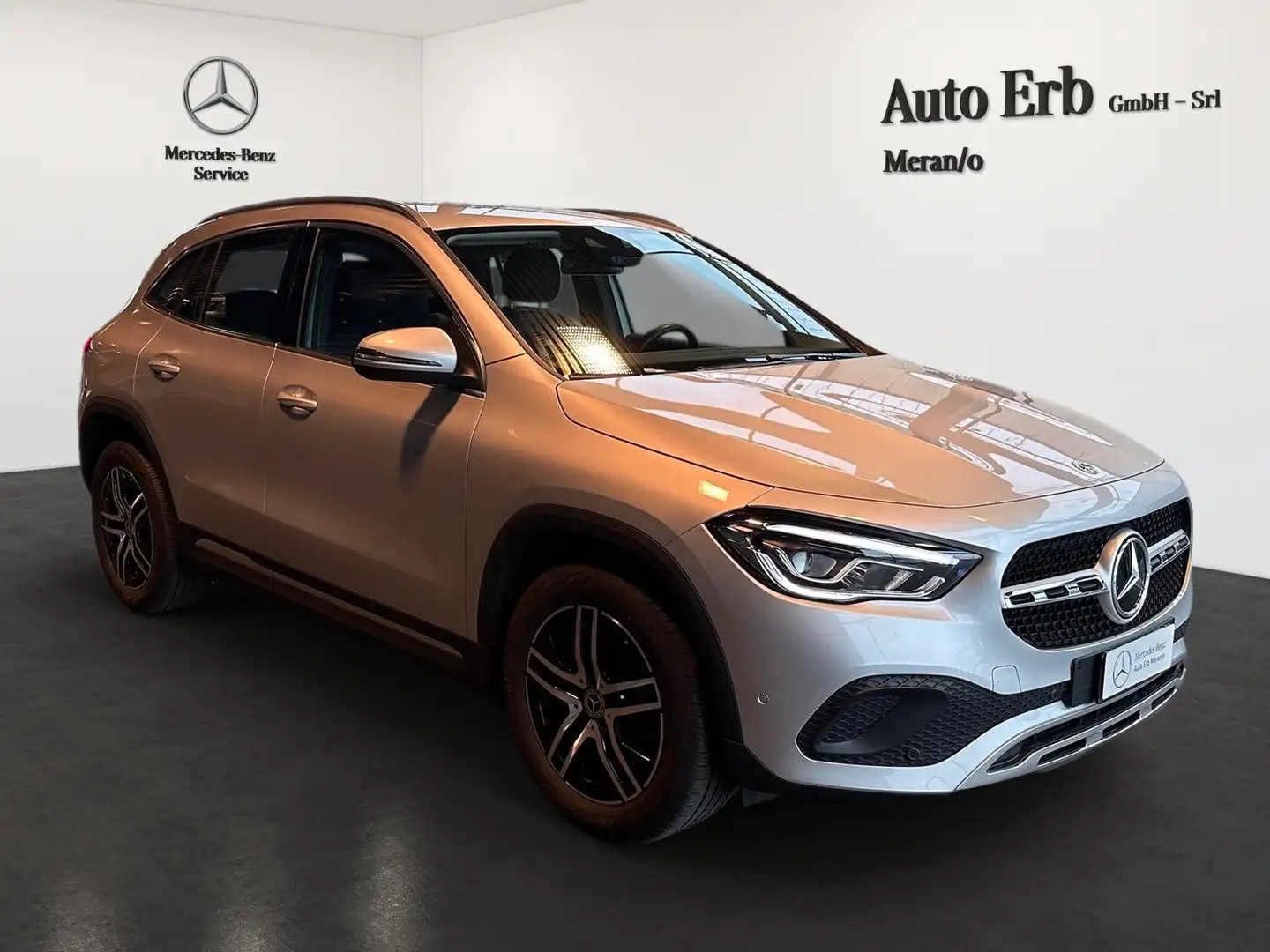 Mercedes-Benz GLA 200 GLA 200 Automatic Premium Silber - 2