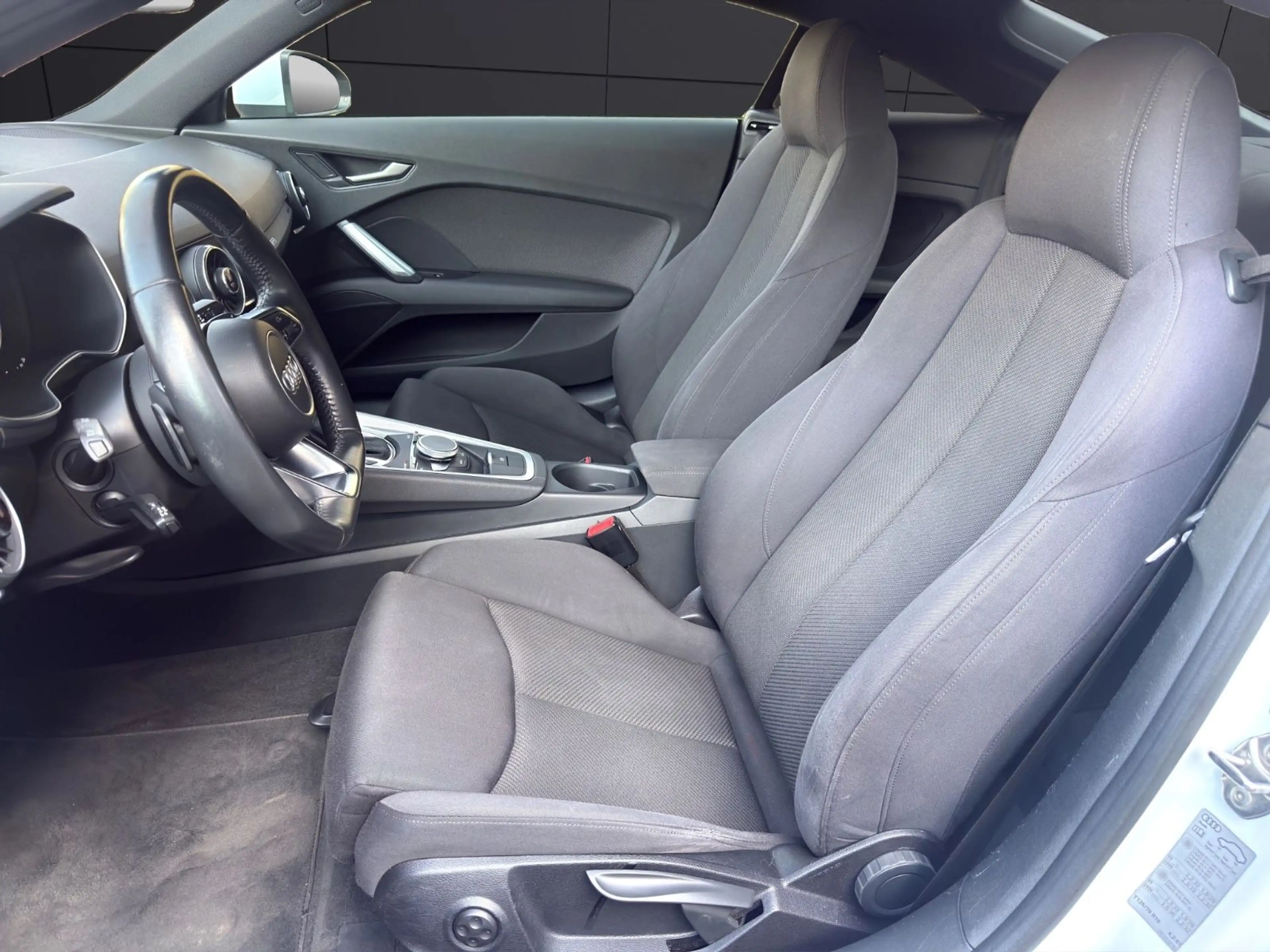 Audi TT Coupe 2.0 TFSI S-Tronic — photo 9
