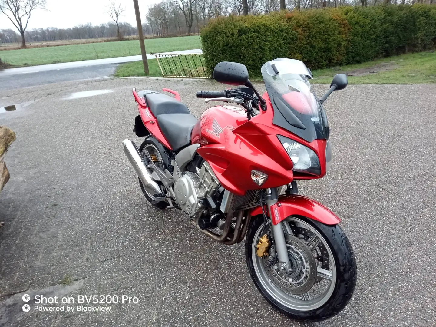 Honda CBF 1000 crvena - 1