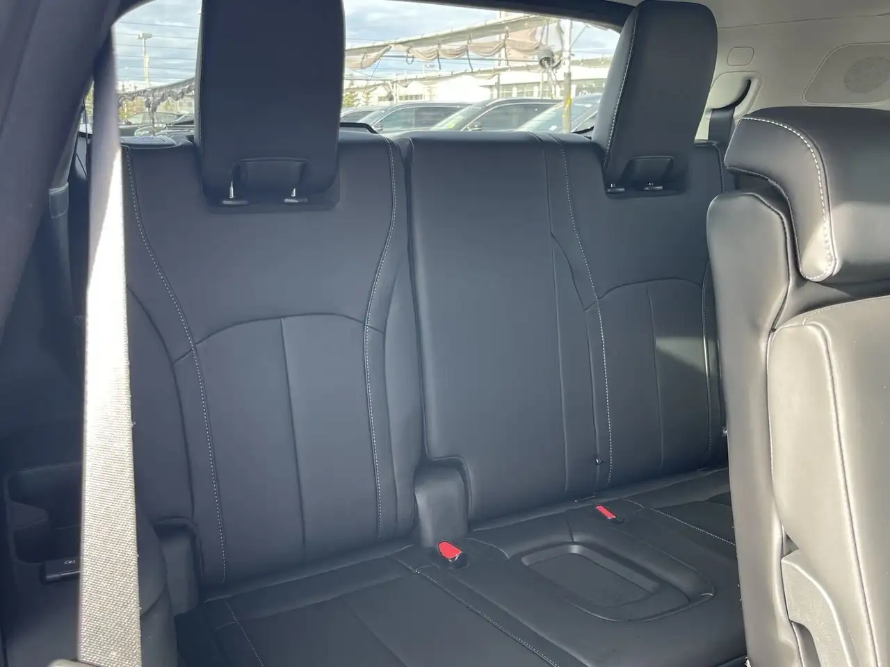 Infiniti QX60 снимка Infiniti QX60