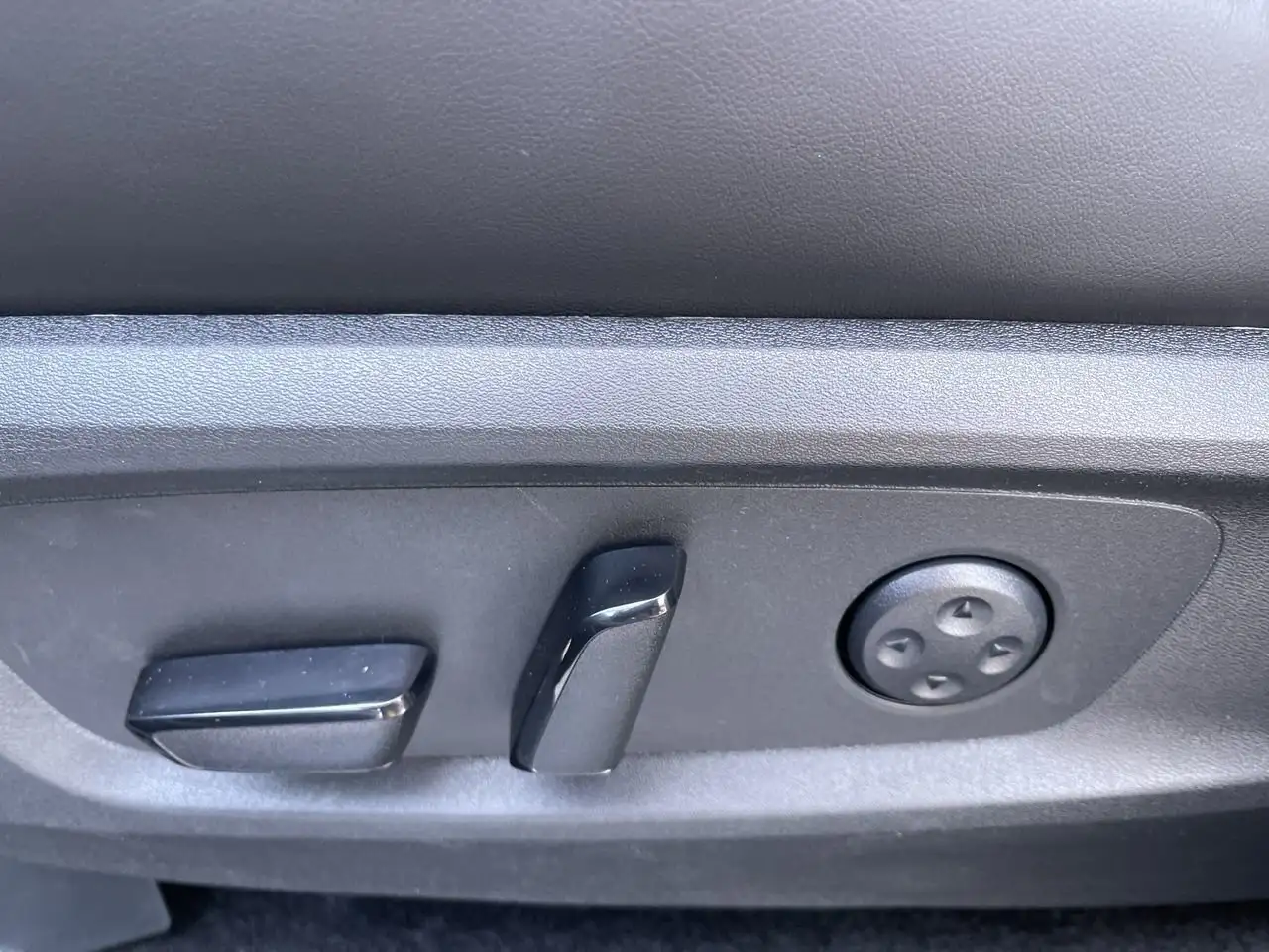 Infiniti QX60 снимка Infiniti QX60
