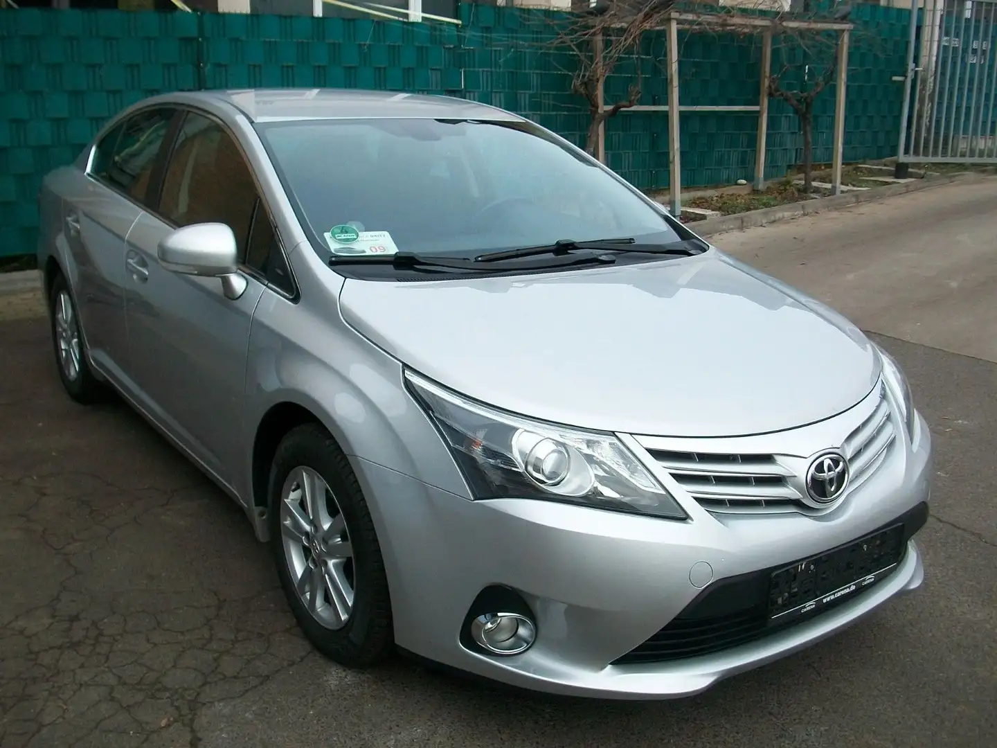Toyota Avensis 1.8 Life*Orig.43TKM*Klima*Navi*AHK*R-Cam Silber - 2