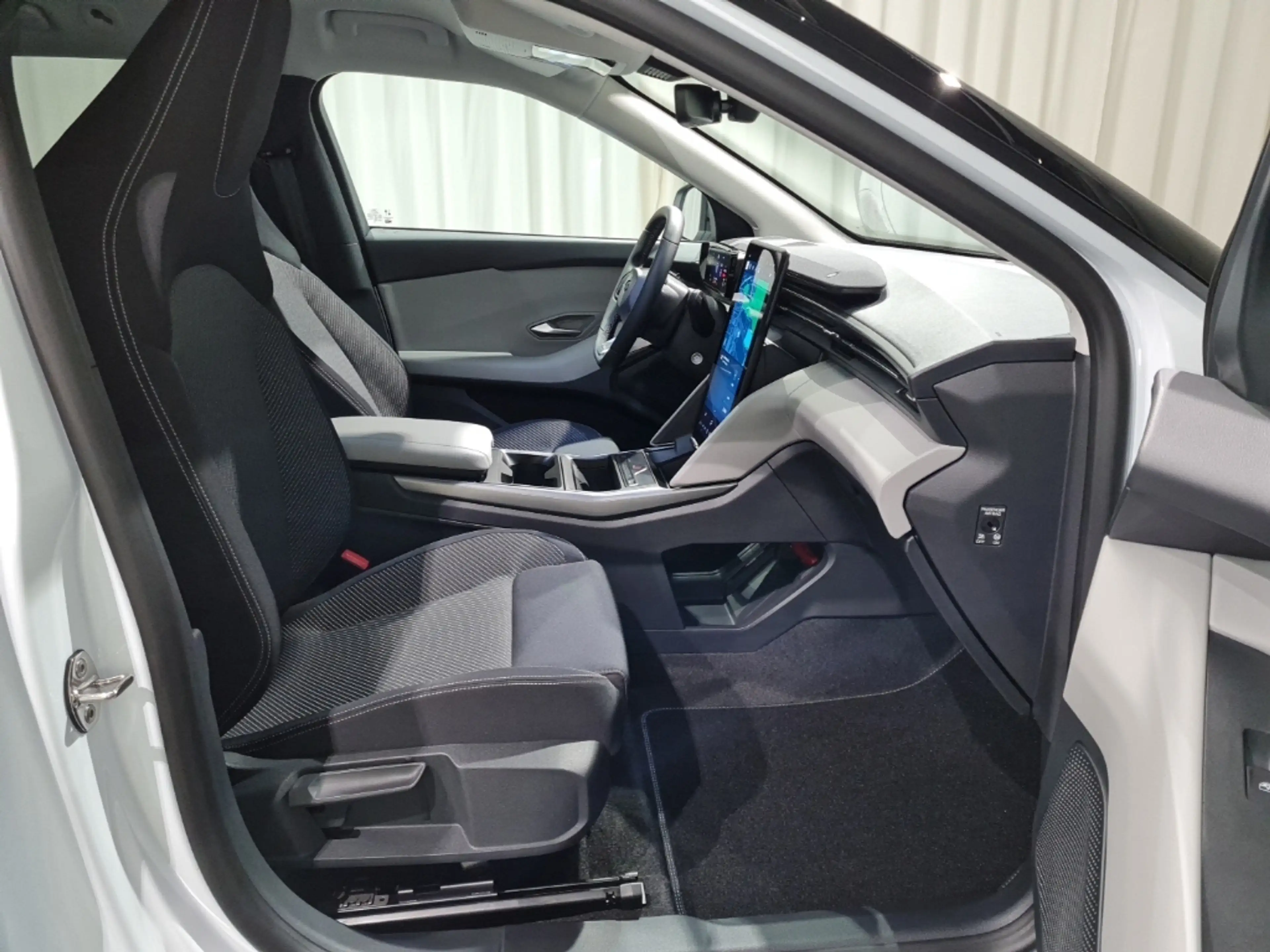 Ford Explorer Select 79kWH "Winter-Paket"LED" — photo 5