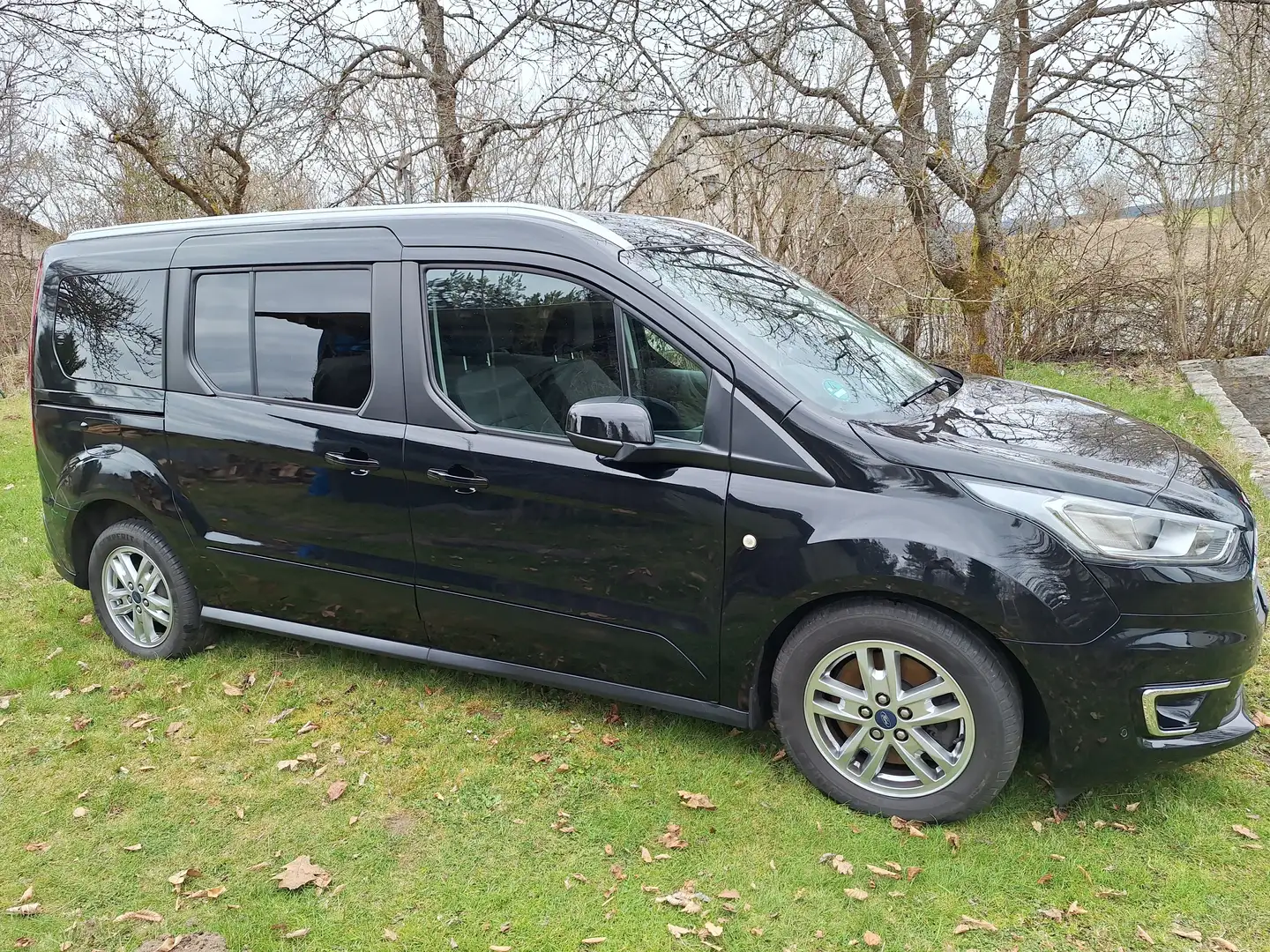 Ford Tourneo Connect Grand Tourneo Connect Titanium Autom. Diesel Schwarz - 1