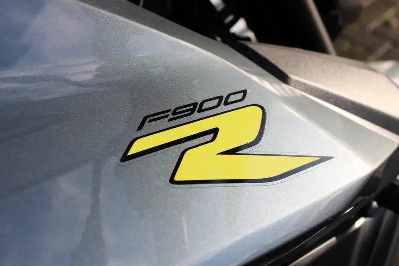 BMW F 900 R - foto 2