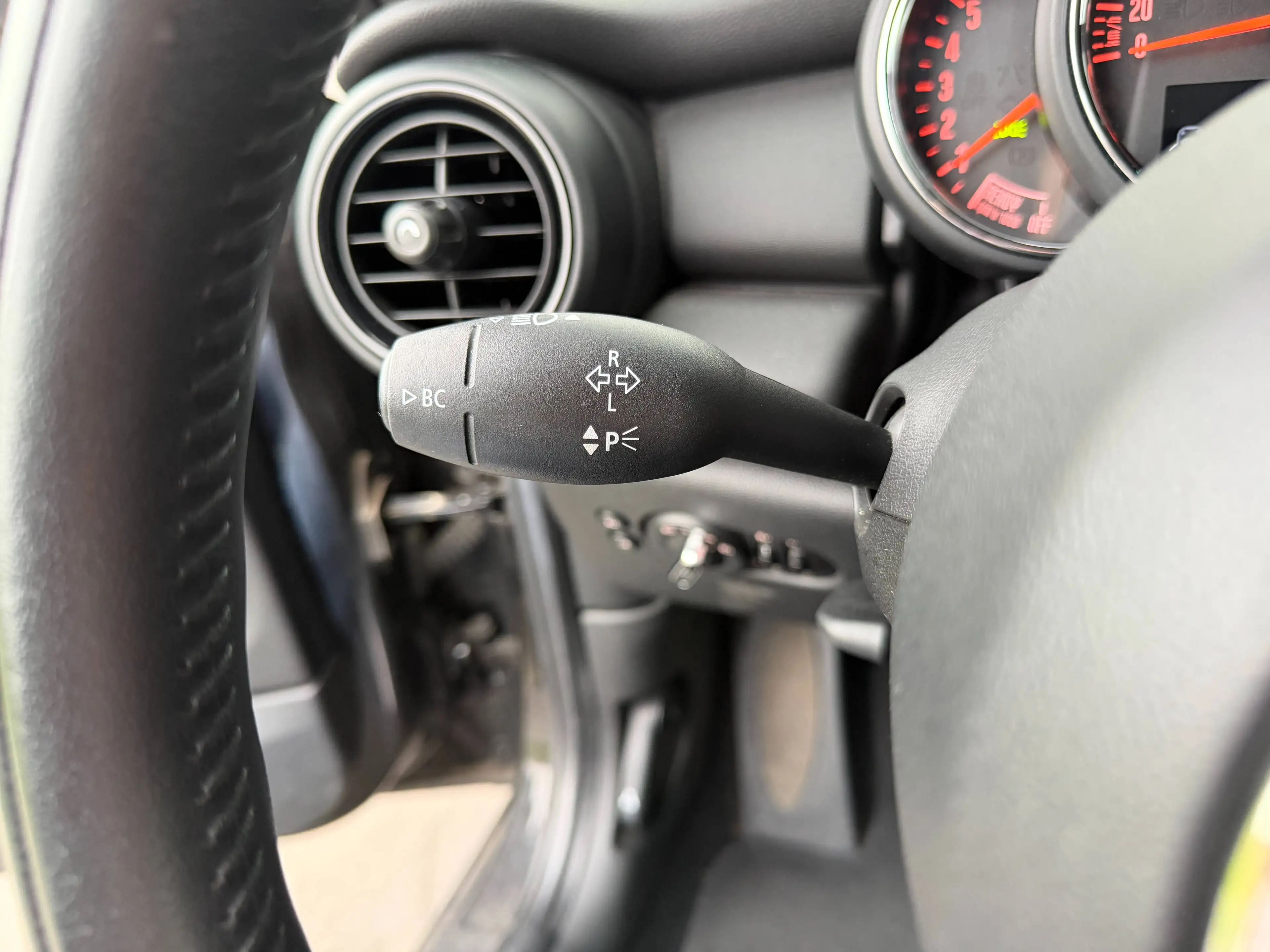 MINI One D Mini 1.5 D One (EU6c) — photo 13