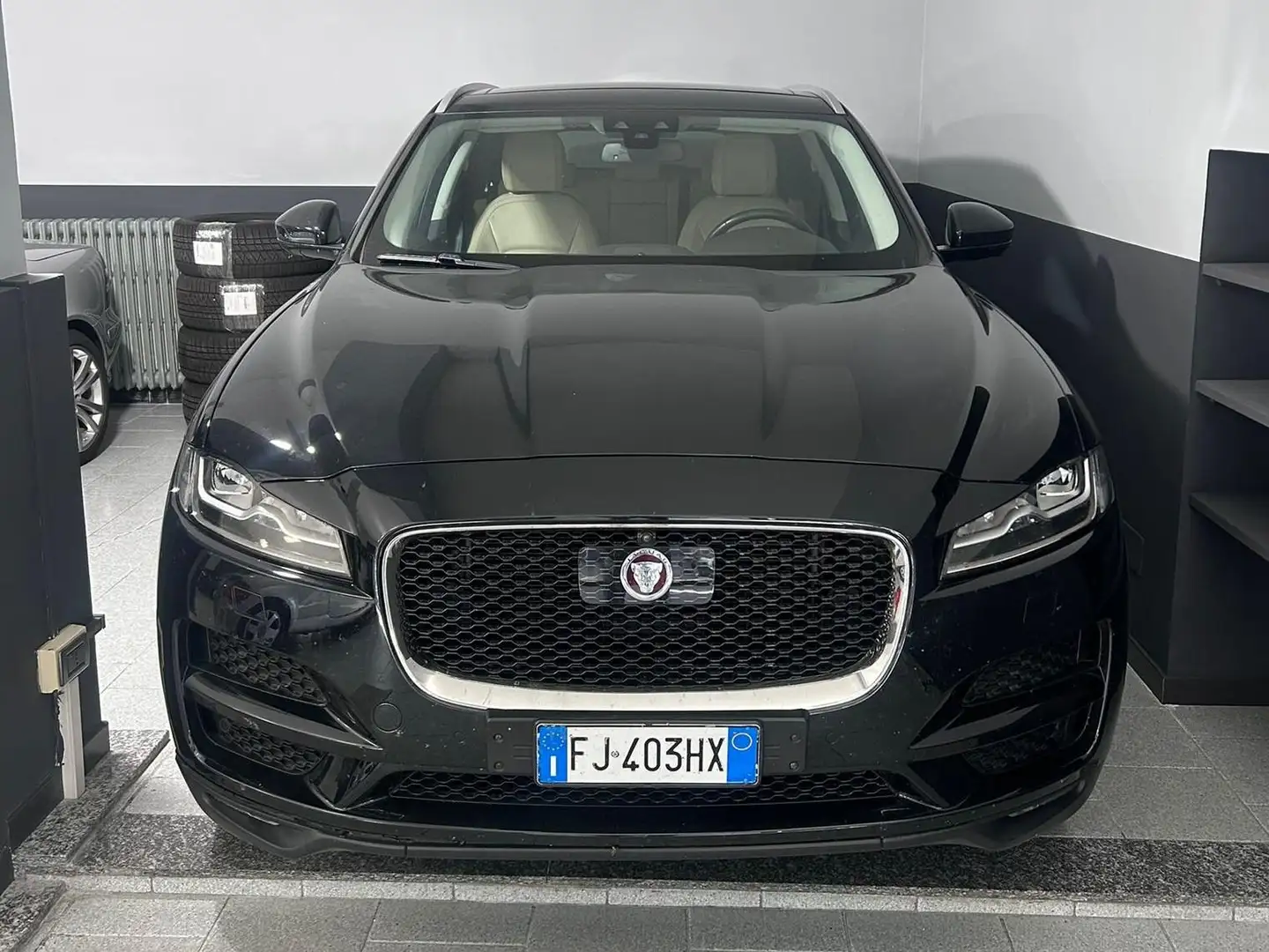 Jaguar F-Pace Motore NUOVO soli 50.000km con fattura Jaguar Zwart - 2