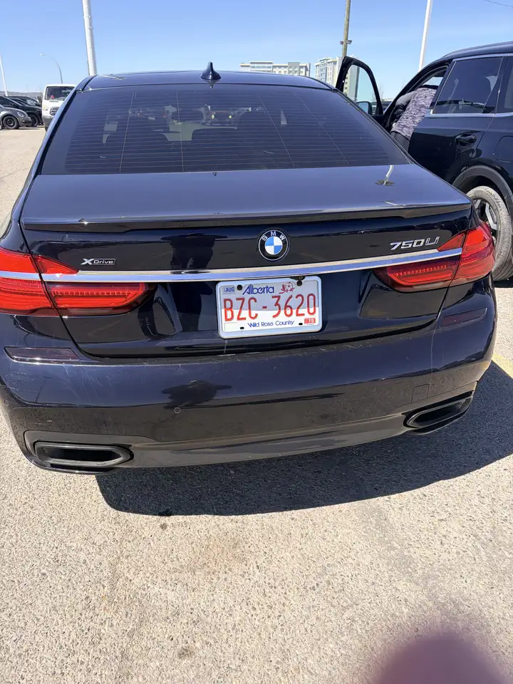 BMW 7 Series снимка BMW 7 Series