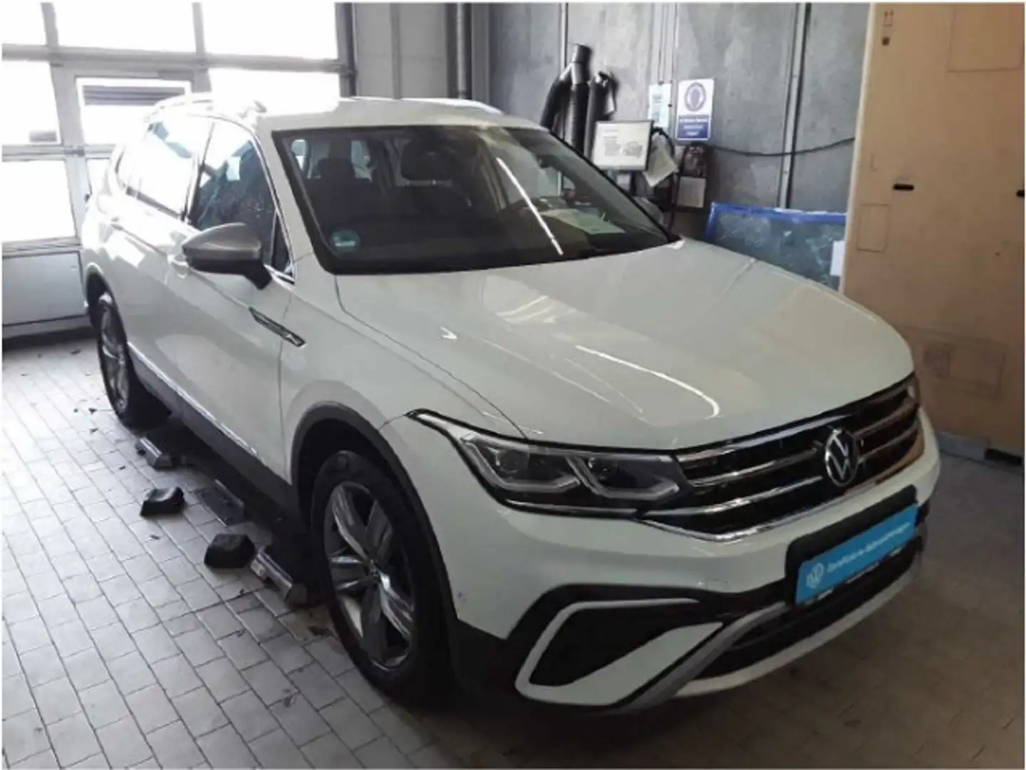 Volkswagen Tiguan Allspace 2.0 TDI DSG Elegance 4Motion HUD/IQ.Light/H&K/Keyl Weiß - 2