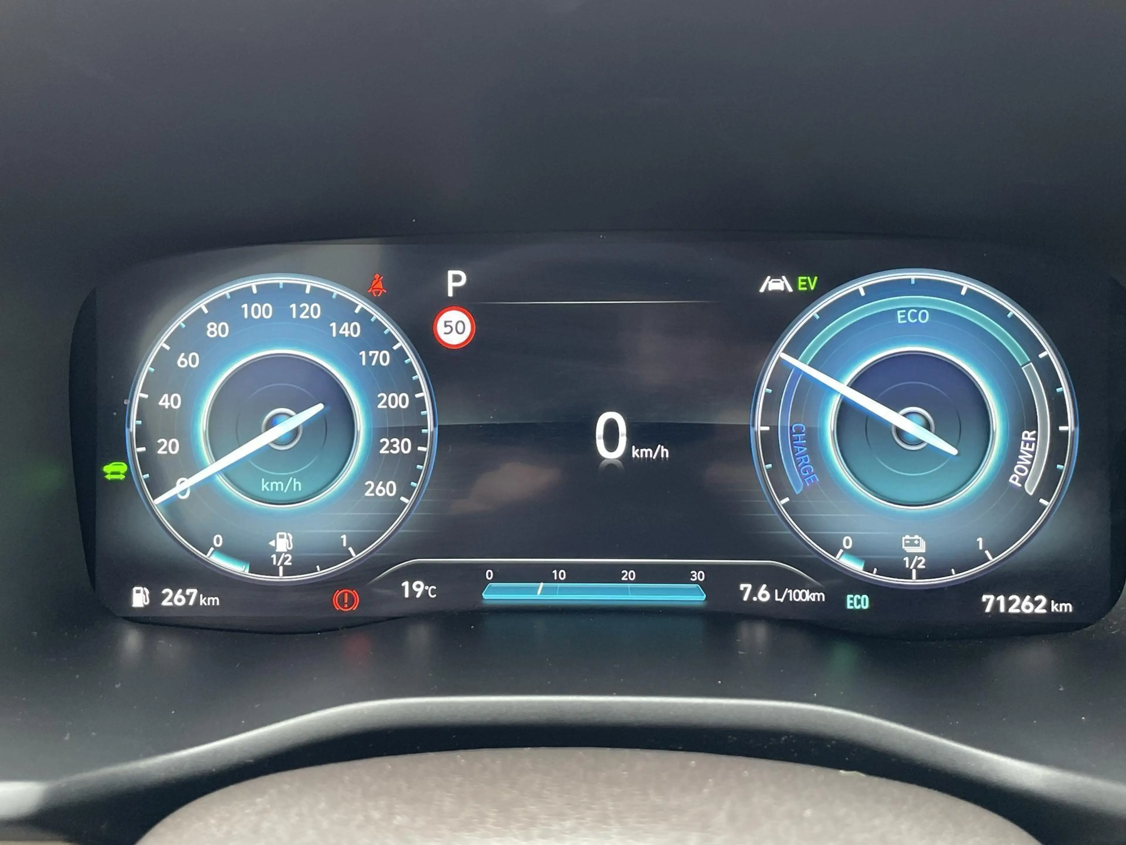 Hyundai SANTA FE 1.6 T-GDI HEV Premium Sky 7p. — photo 15