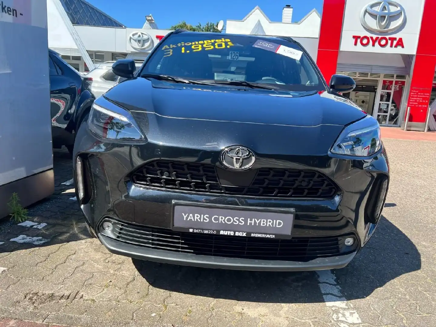 Toyota Yaris Cross Hybrid Teamplayer + Safety- & Winter Schwarz - 2