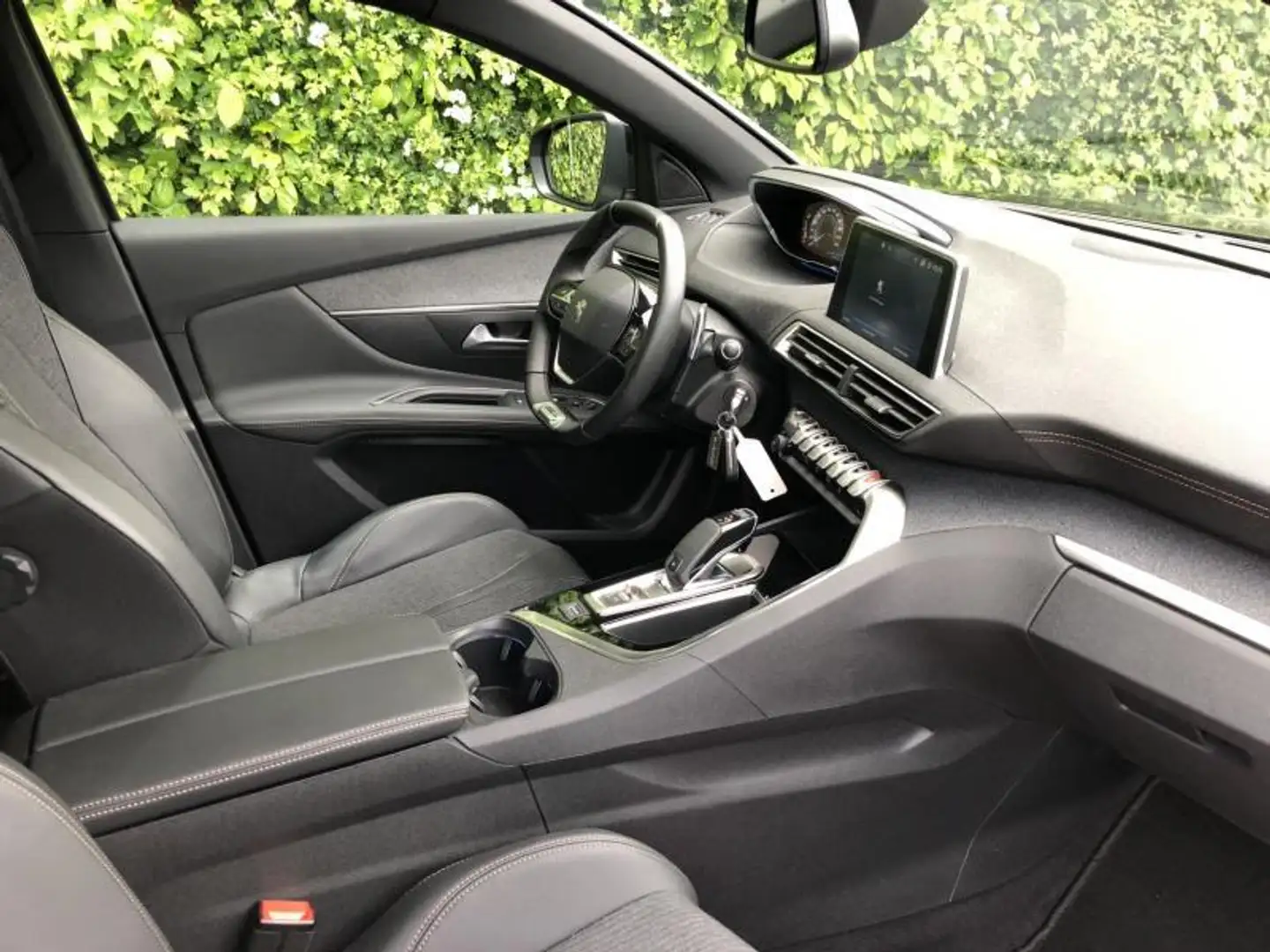 Peugeot 3008 GT Line Grijs - 2