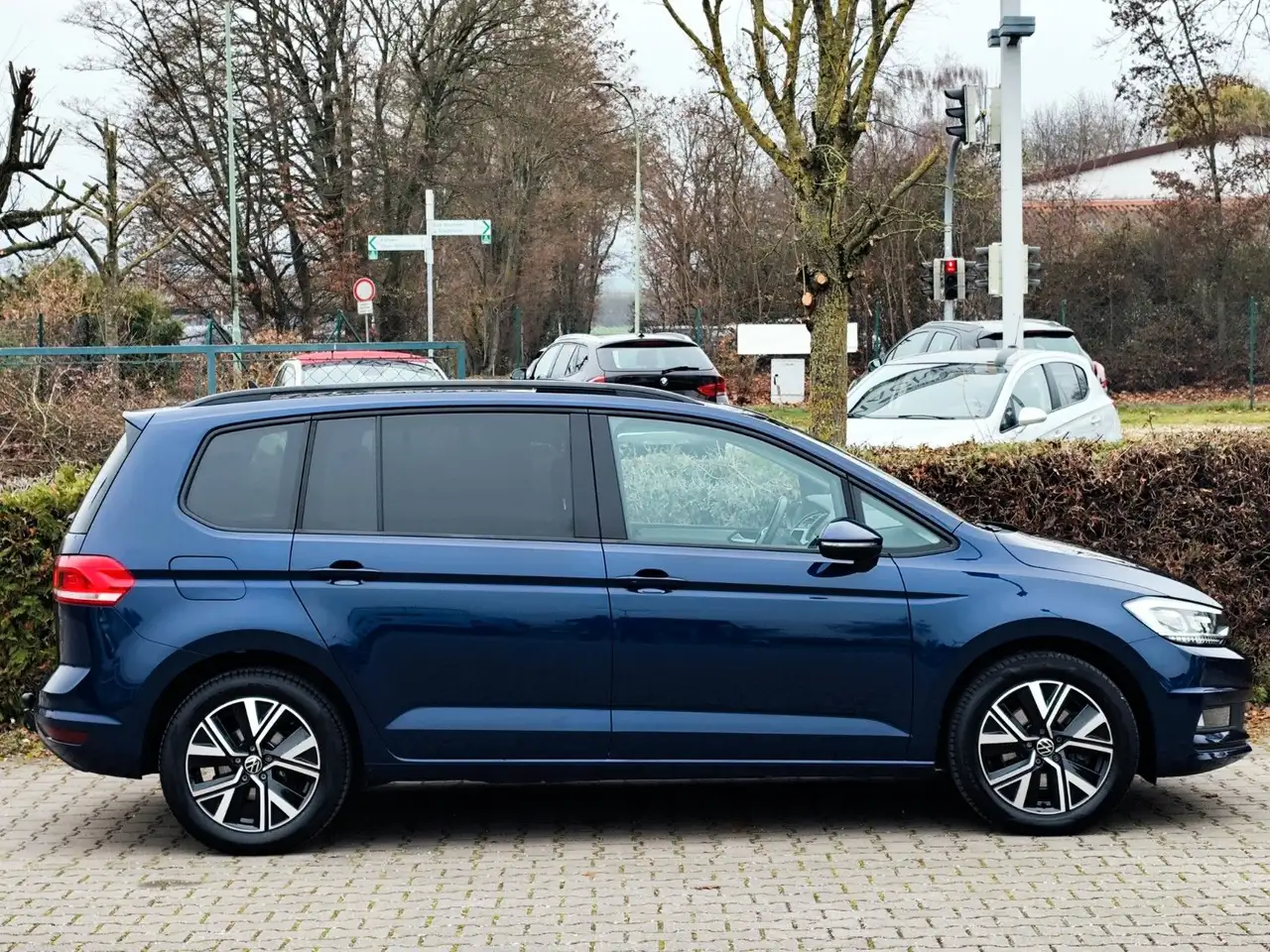 Volkswagen Touran Comfortline 1,5 DSG Easy Open 7 Sitzer, миниатюра 8