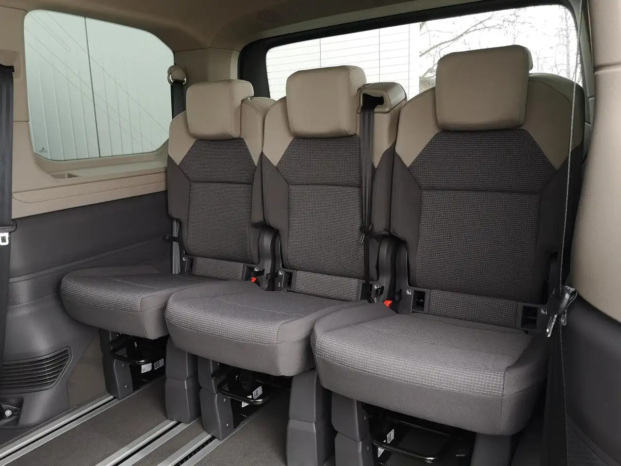 Volkswagen T7 Multivan 1,5eHybrid DSG 4Motion Sport Edition Komfort KÜ 7, миниатюра 9