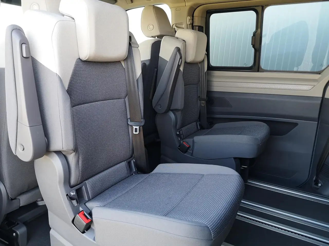 Volkswagen T7 Multivan 1,5eHybrid DSG 4Motion Sport Edition Komfort KÜ 7, миниатюра 8