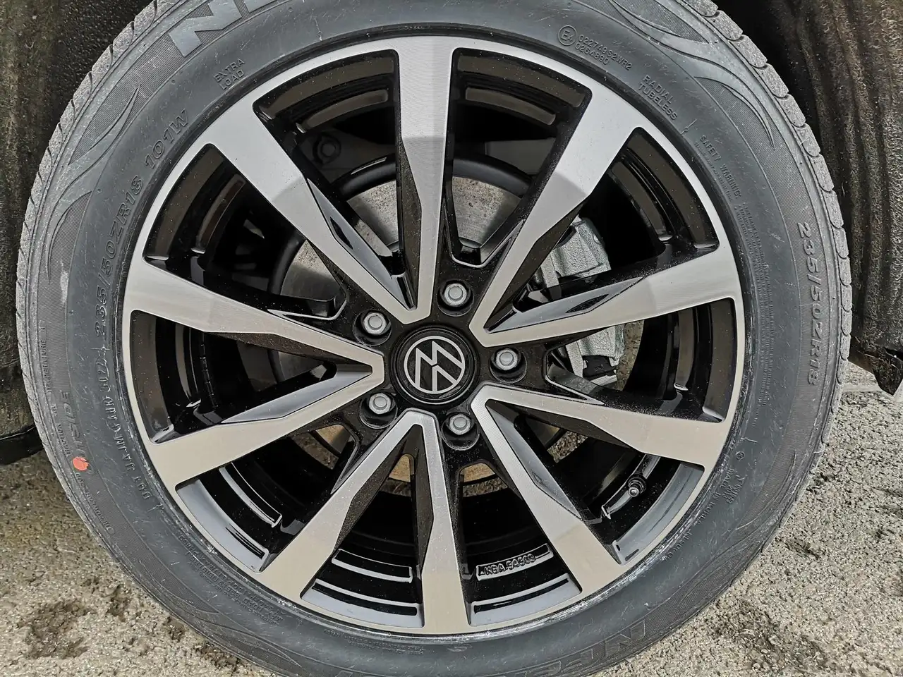 Volkswagen T7 Multivan 1,5eHybrid DSG 4Motion Sport Edition Komfort KÜ 7, миниатюра 3