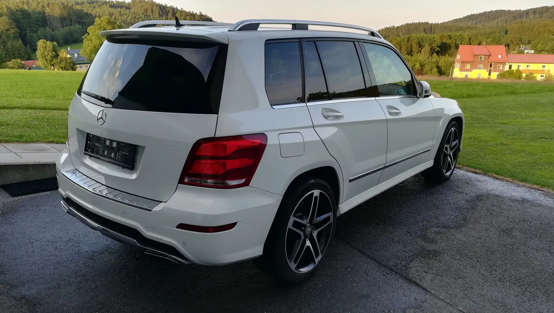 Mercedes-Benz GLK 250 AMG-Paket 4MATIC A-Edition Plus Aut. Weiß - 2