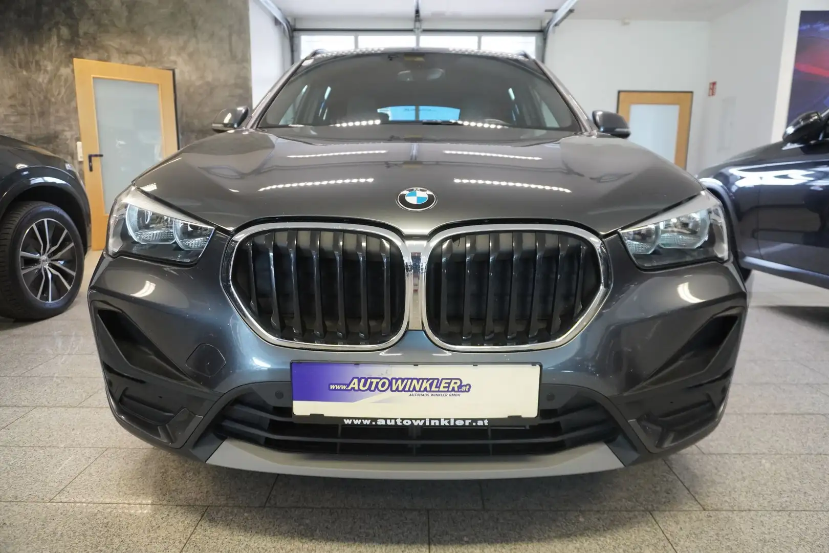 BMW X1 sDrive18d Virtual/Sport/Navi/LED Grau - 2