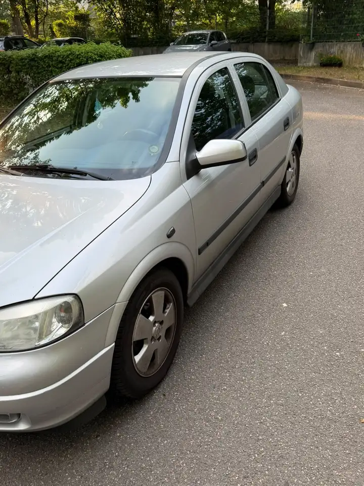 Opel Astra 1.6 Elegance, foto 3