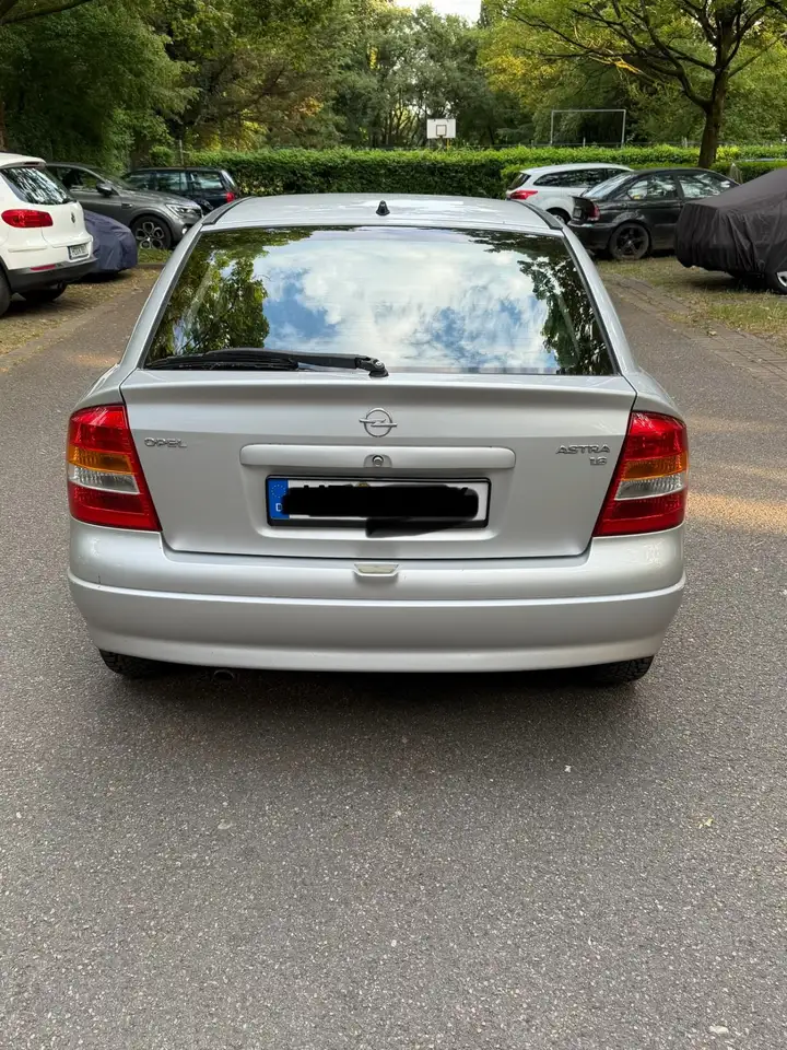 Opel Astra 1.6 Elegance, foto 2