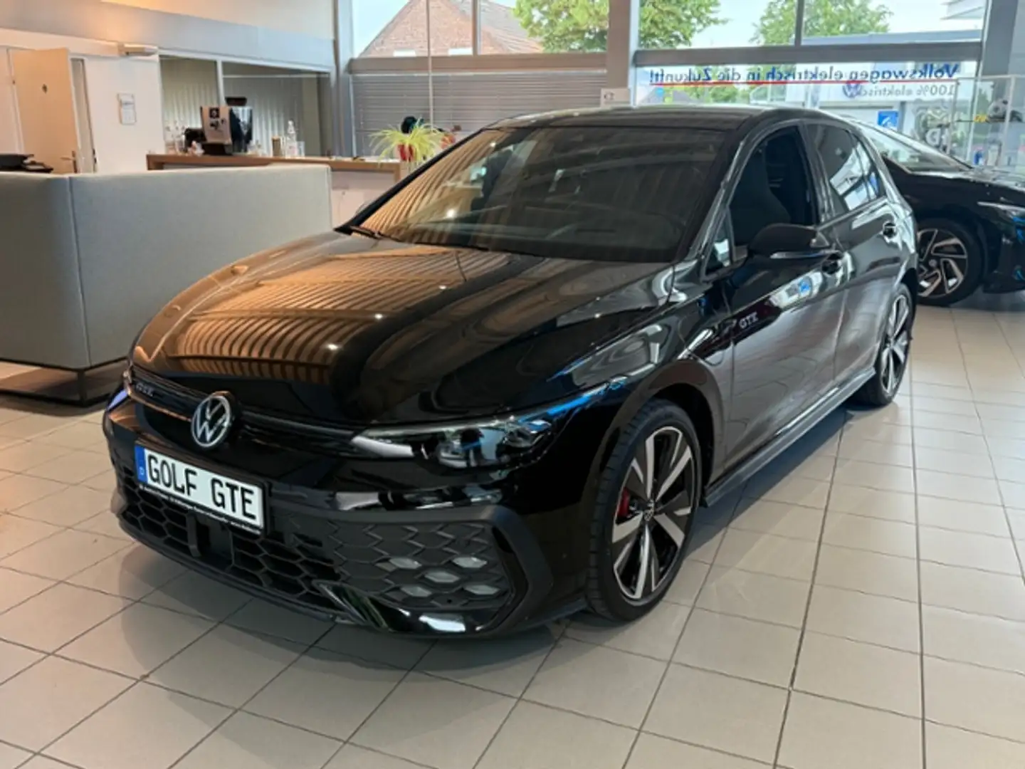 Volkswagen Golf VIII GTE Hybrid AHK LEDER PANO Schwarz - 2