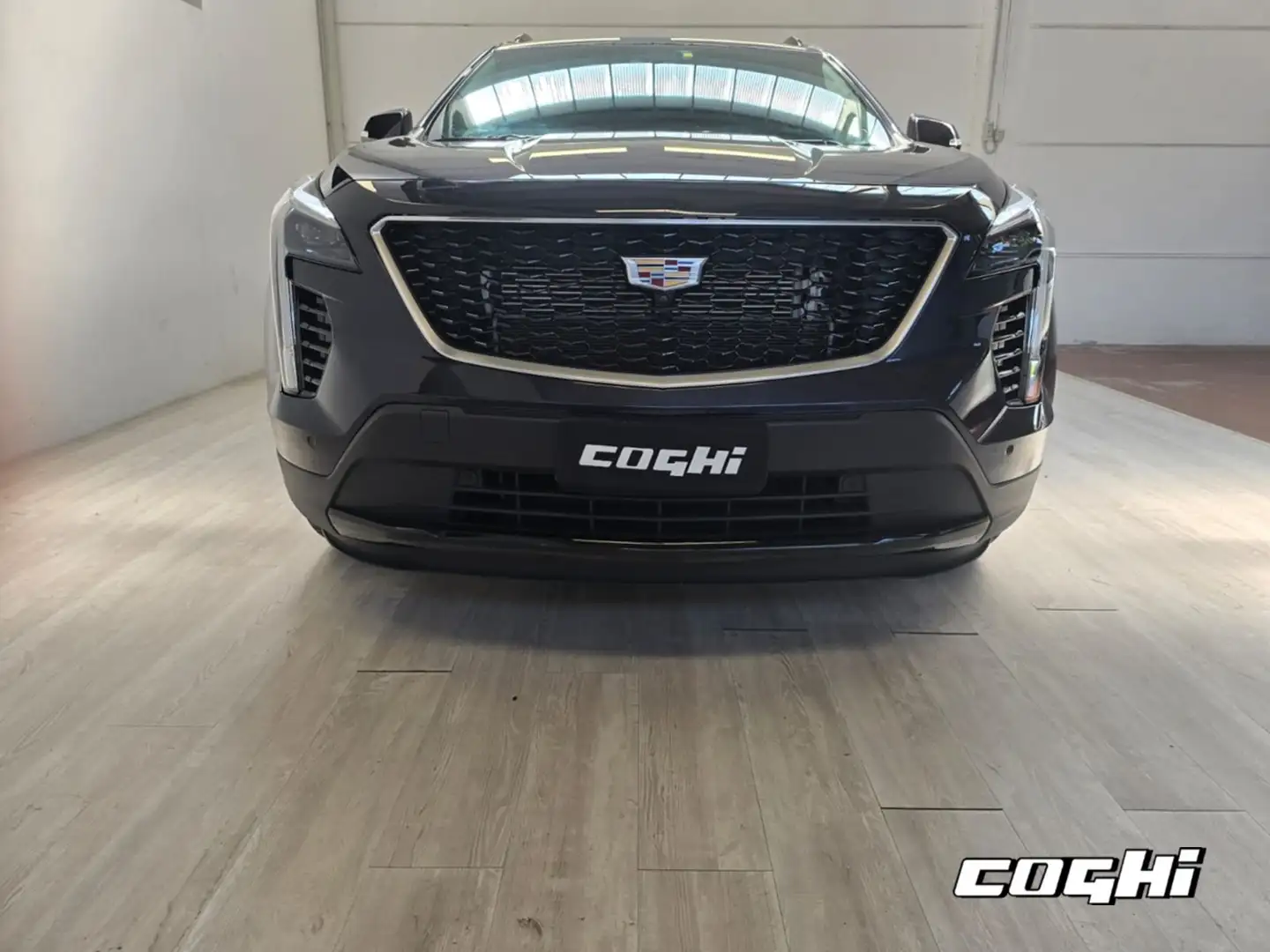 Cadillac XT4 XT4 350 TD AWD Sport Grigio - 2