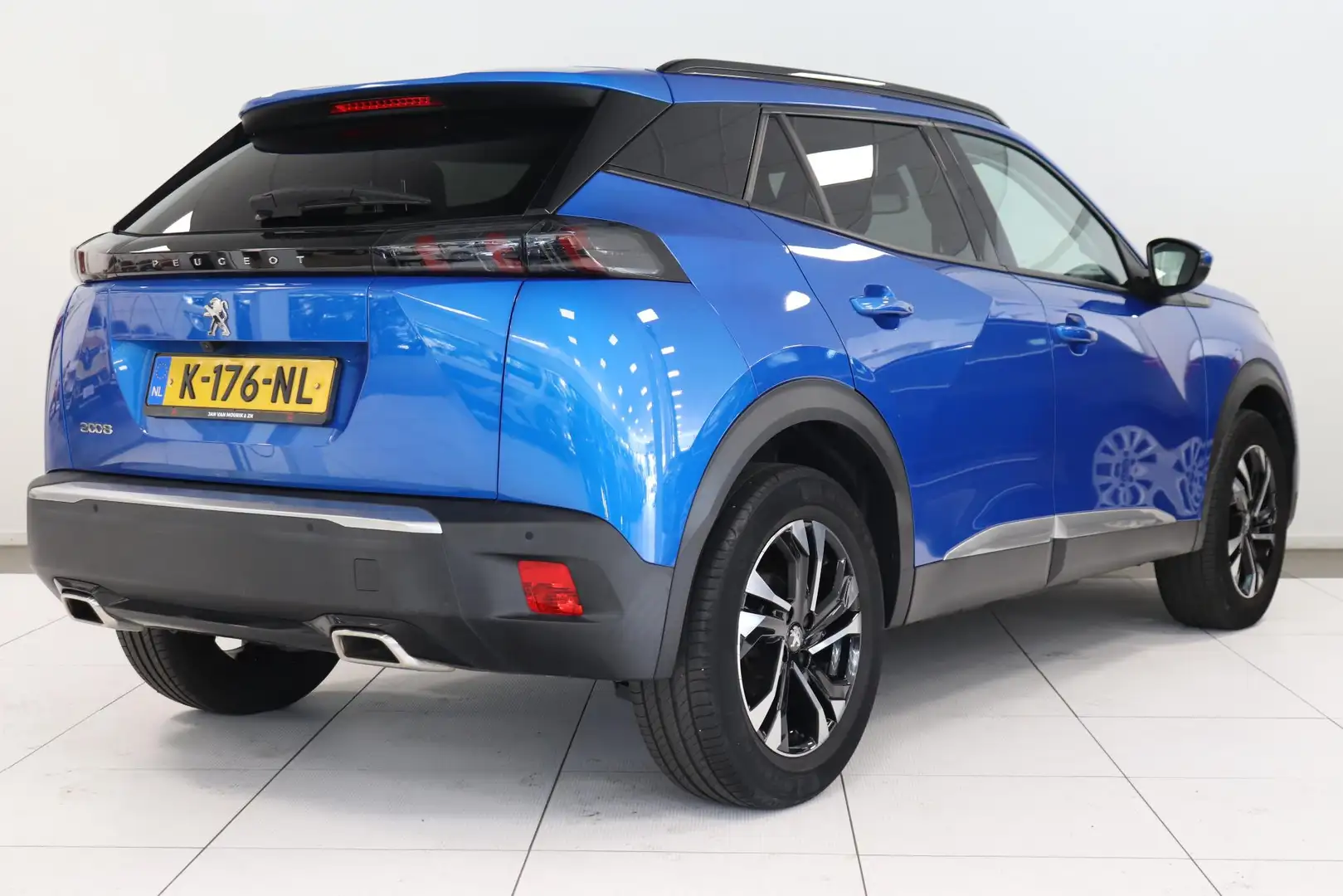 Peugeot 2008 1.2 PureTech GT-Line | Camera | Climate control | Blauw - 2