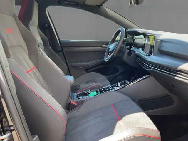 Volkswagen Golf view 12