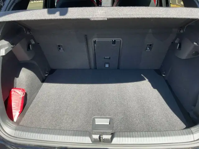 Volkswagen Golf view 14