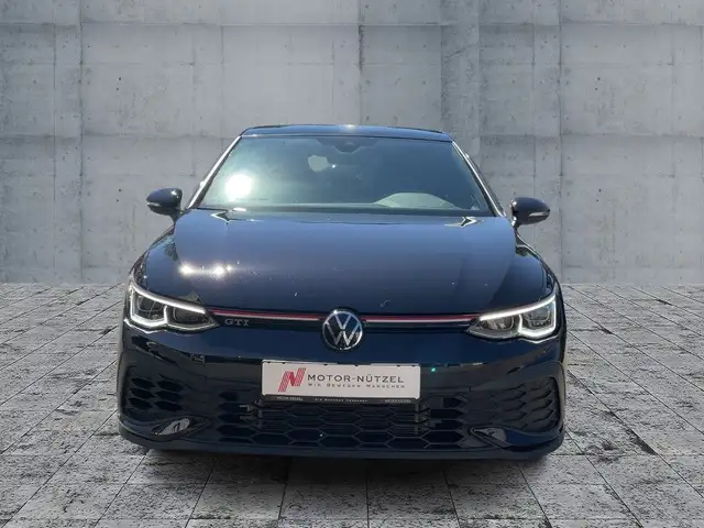 Volkswagen Golf view 3