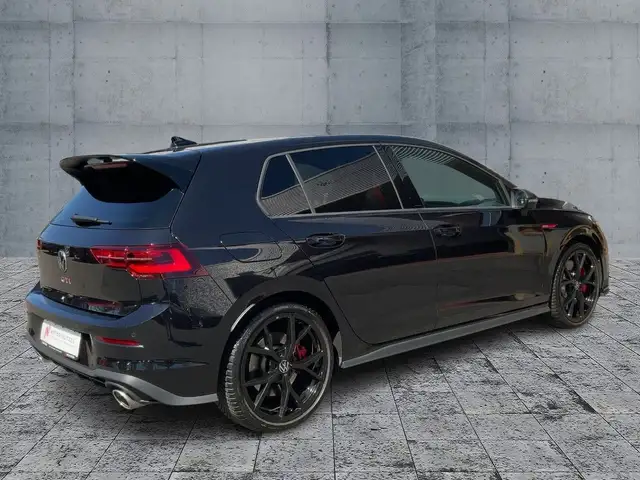 Volkswagen Golf view 6