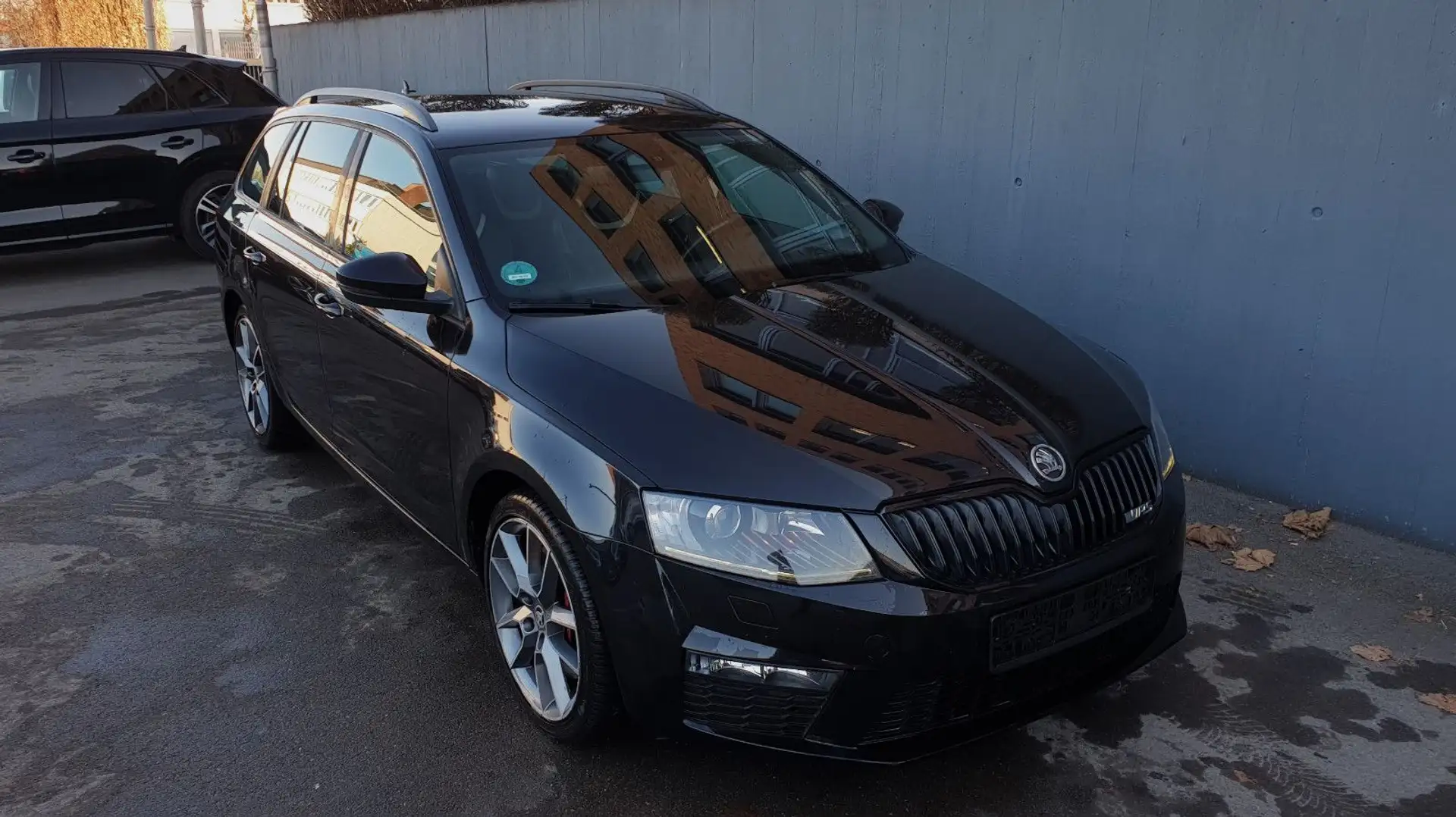 Skoda Octavia 2.0 TDI DSG RS Combi Navi/Xenon/Tempo/18 Schwarz - 2