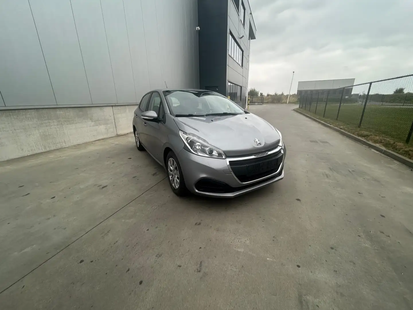 Peugeot 208 208 1.6 BlueHDi Active Zilver - 2