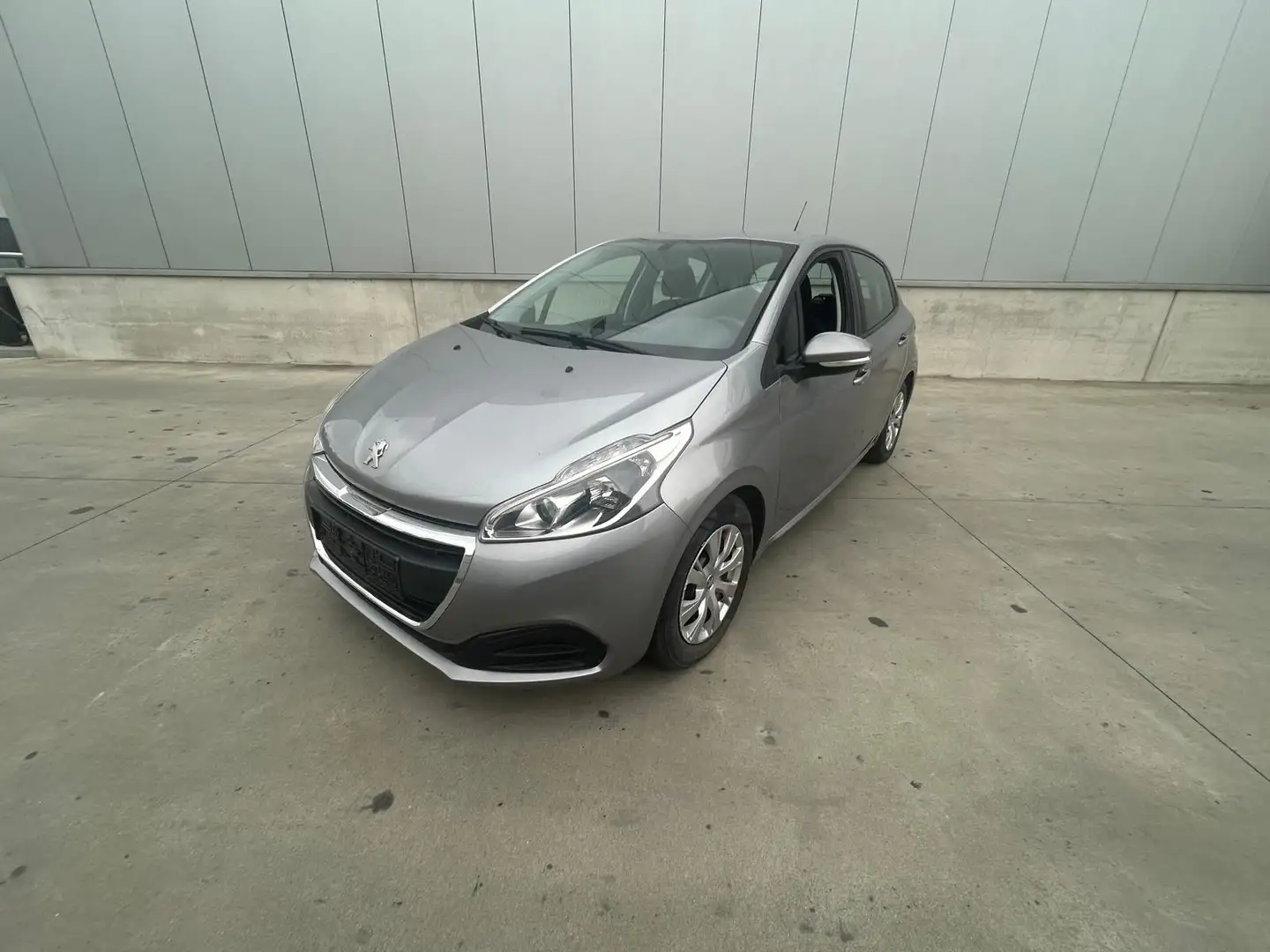 Peugeot 208 208 1.6 BlueHDi Active Ezüst - 1