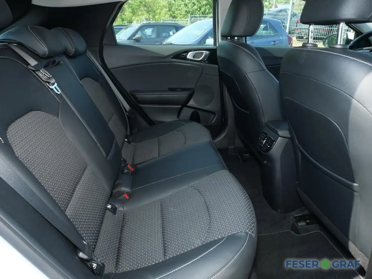 Kia X Ceed 1.4T DCT Navi Parkpilot Sitzhzg Alu-18`, миниатюра 5