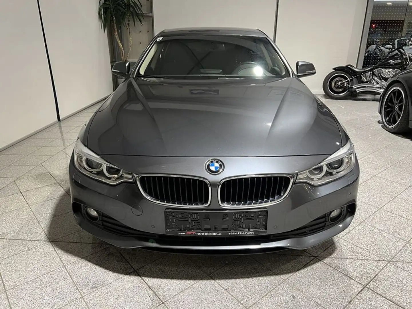 BMW 420 d xDrive Advantage Grau - 2