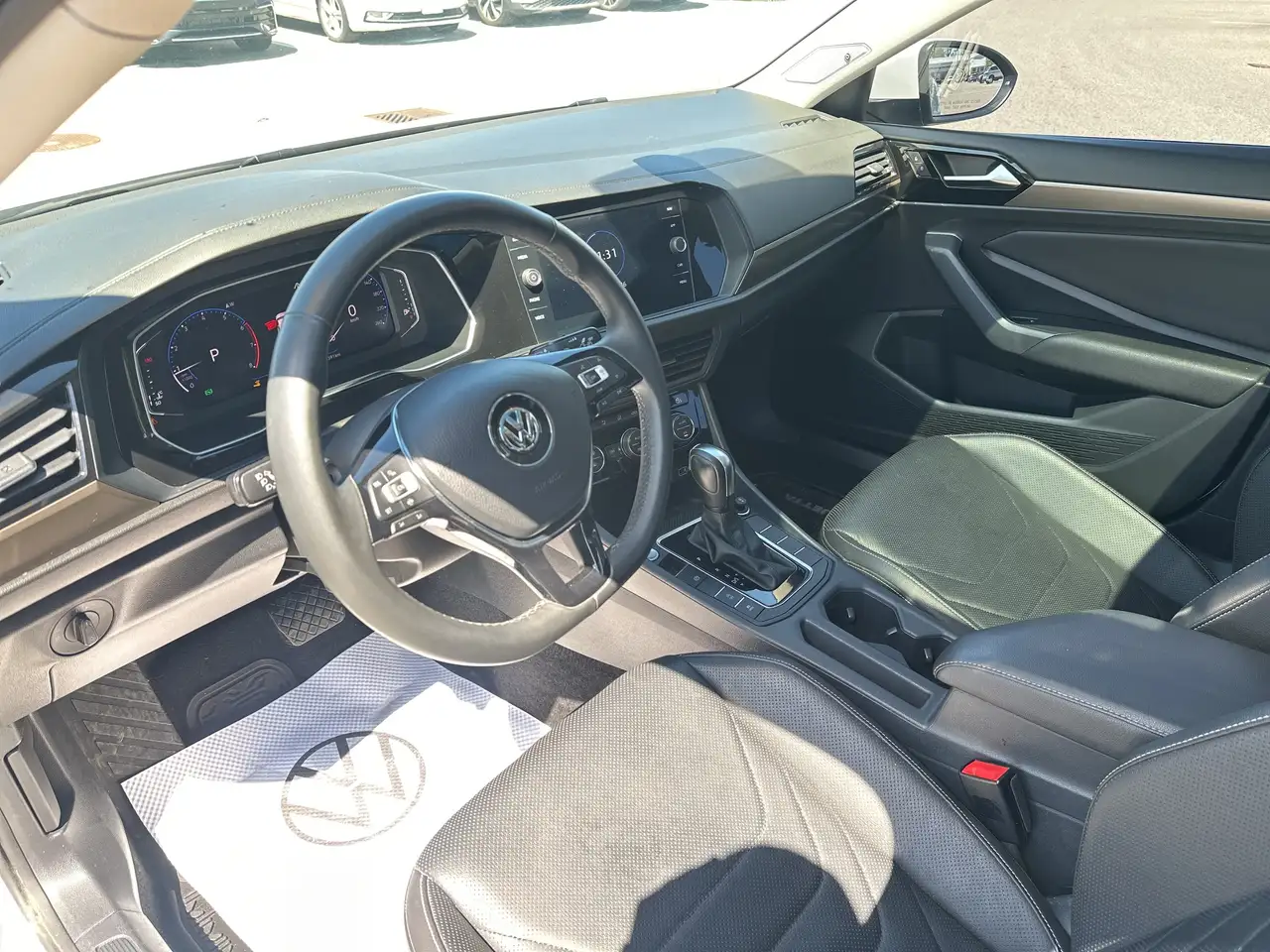 Volkswagen Jetta снимка Volkswagen Jetta