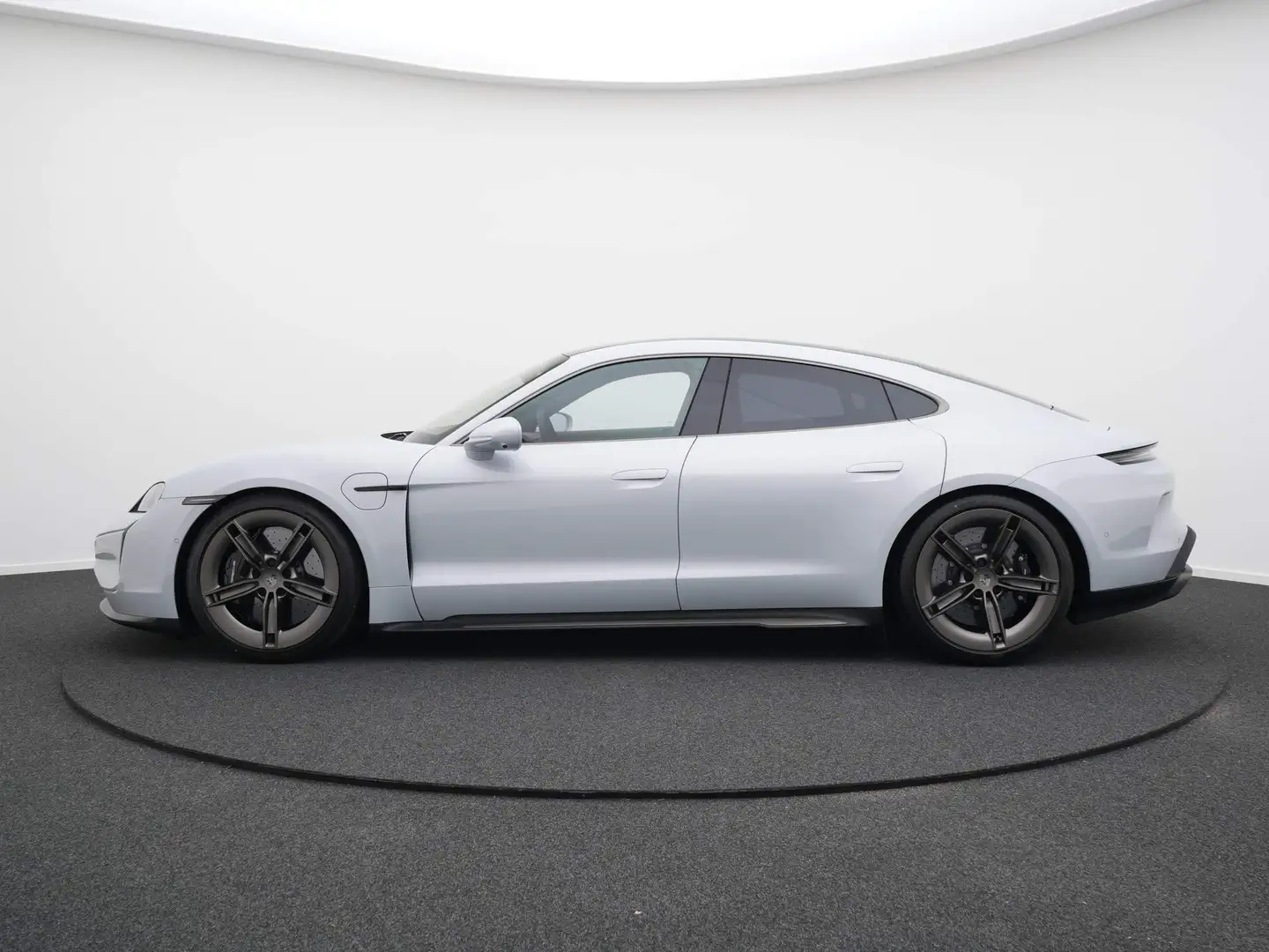 Porsche Taycan Turbo S Grijs - 2