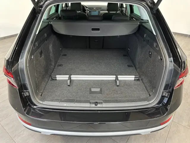 Skoda Superb view 7