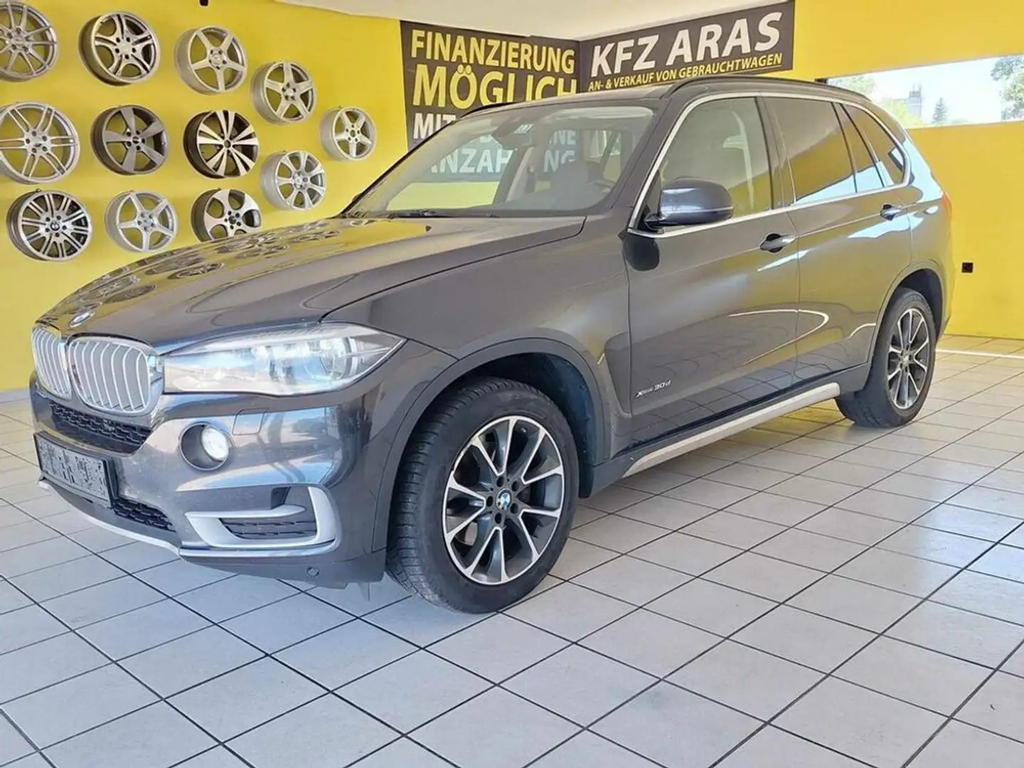 BMW X5 xDrive30d Panorama/Soft-close/Head-up Grey - 1