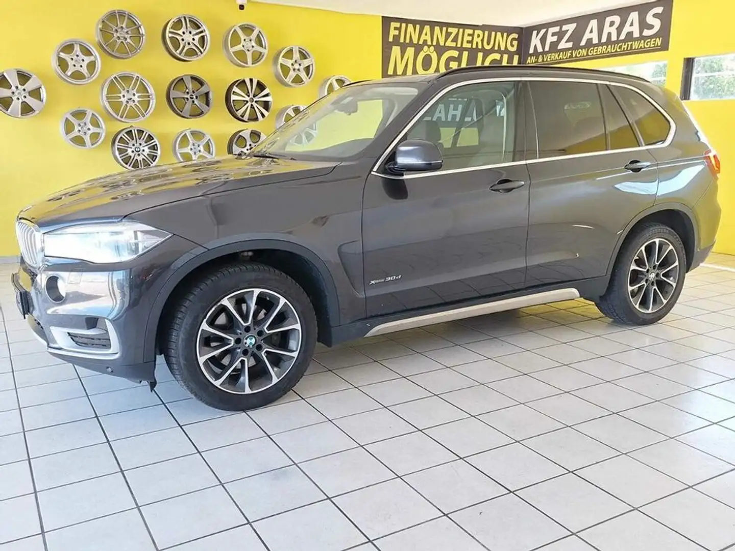BMW X5 xDrive30d Panorama/Soft-close/Head-up Grey - 2
