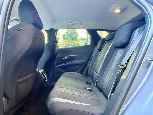 Peugeot 3008 view 9