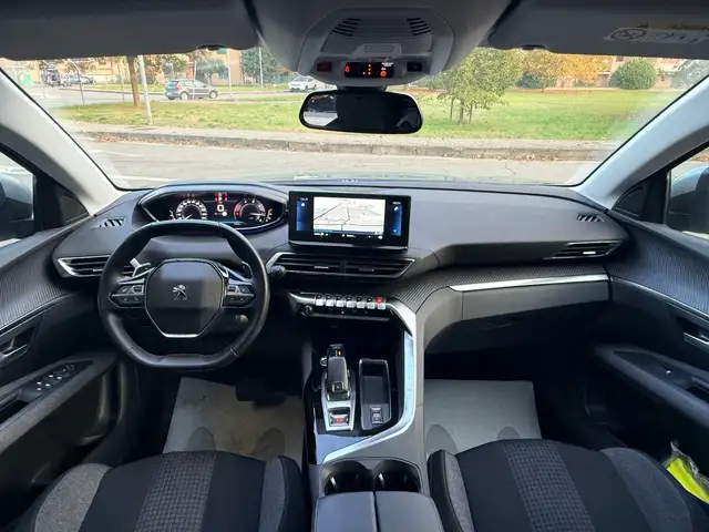Peugeot 3008 view 12