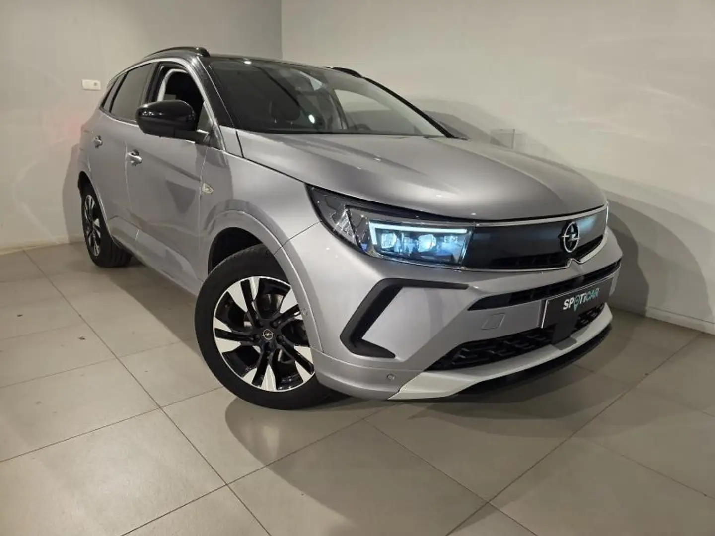 Opel Grandland X Innovation Grau - 2