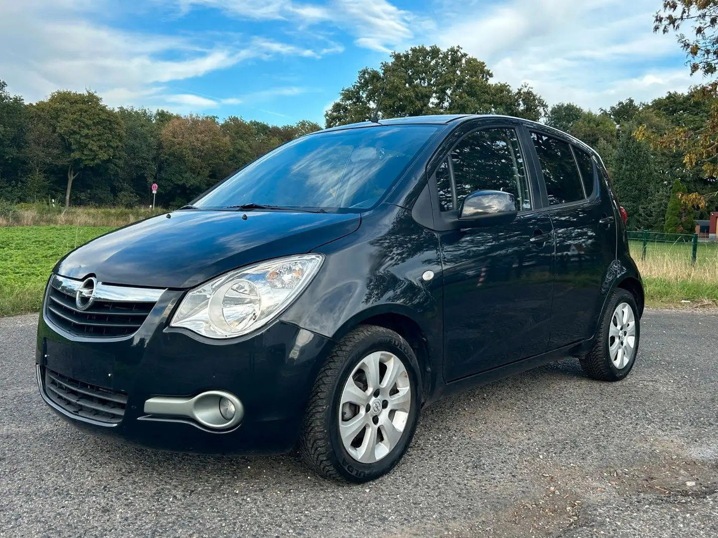 Opel Agila B Edition 1.2 Klima Radio ALU Allwetter Zwart - 1