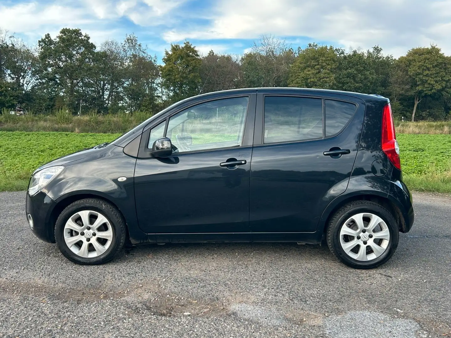 Opel Agila B Edition 1.2 Klima Radio ALU Allwetter Zwart - 2
