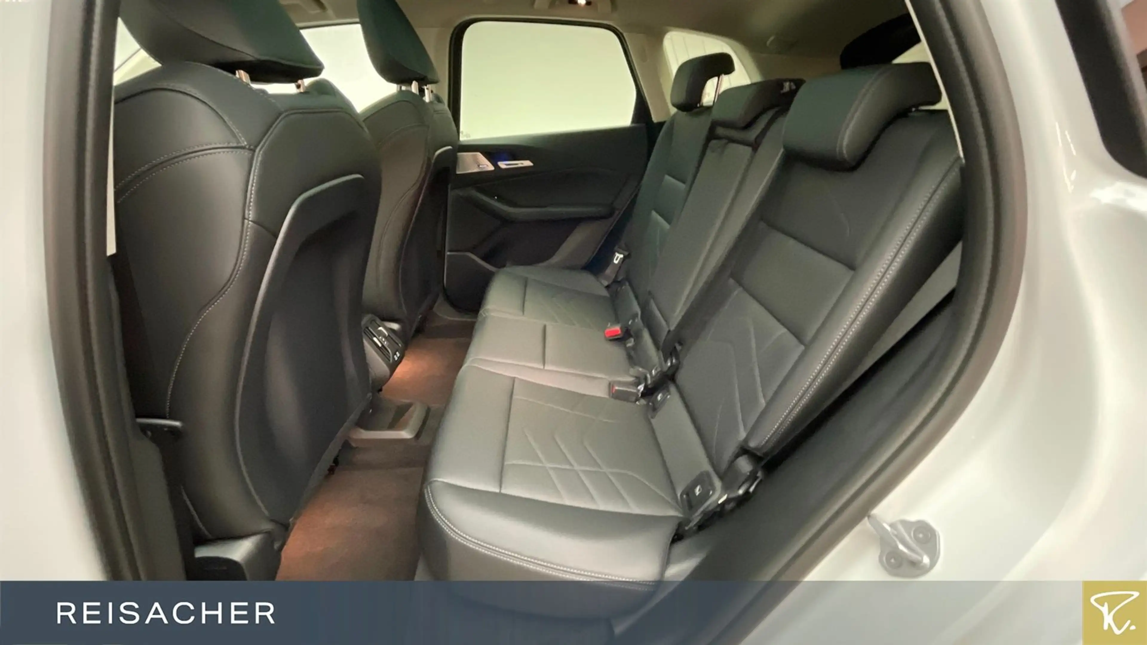 BMW 225 225e A xDrive Active Tourer Pano,AHK,Autom — photo 8