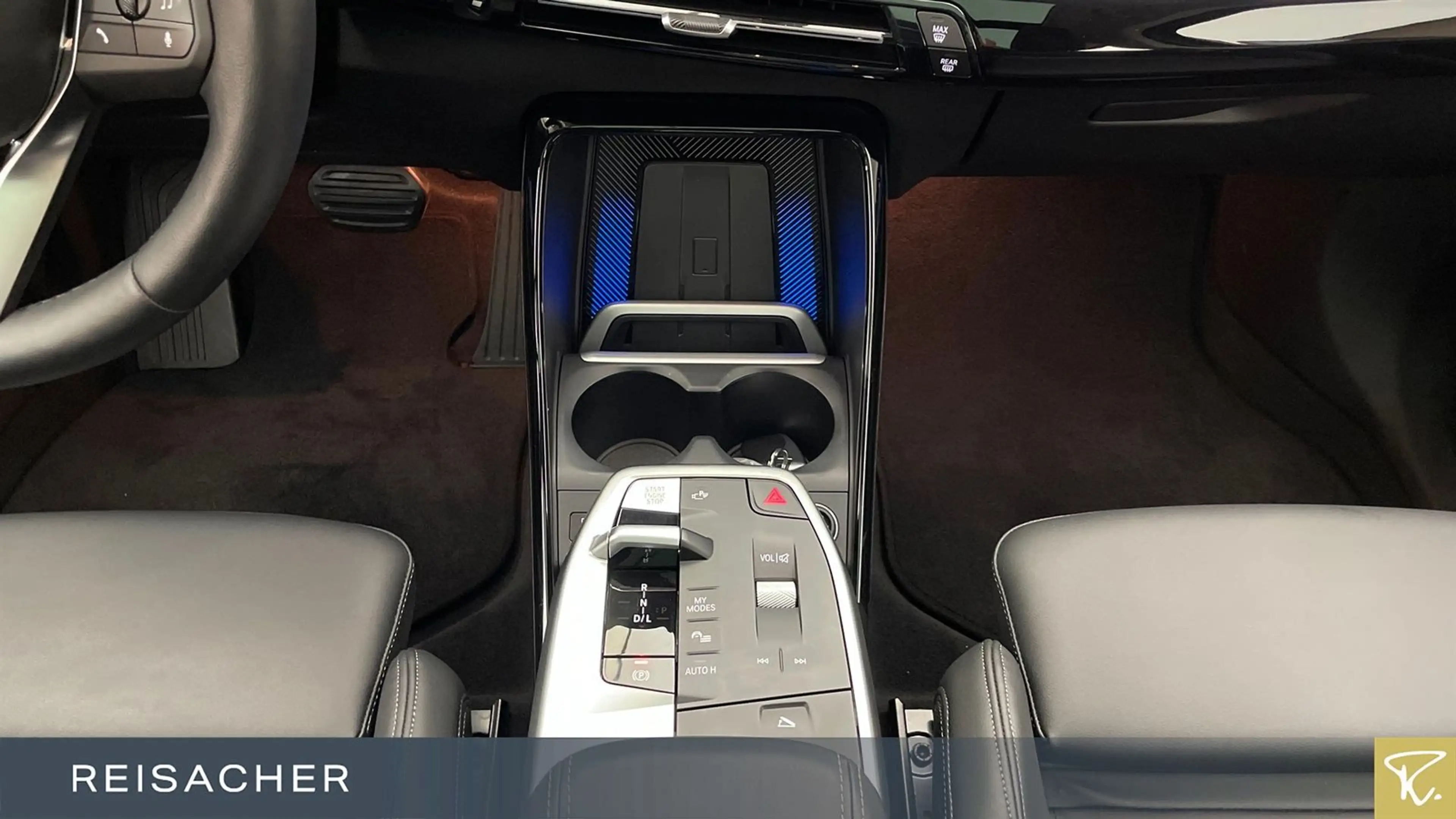 BMW 225 225e A xDrive Active Tourer Pano,AHK,Autom — photo 11