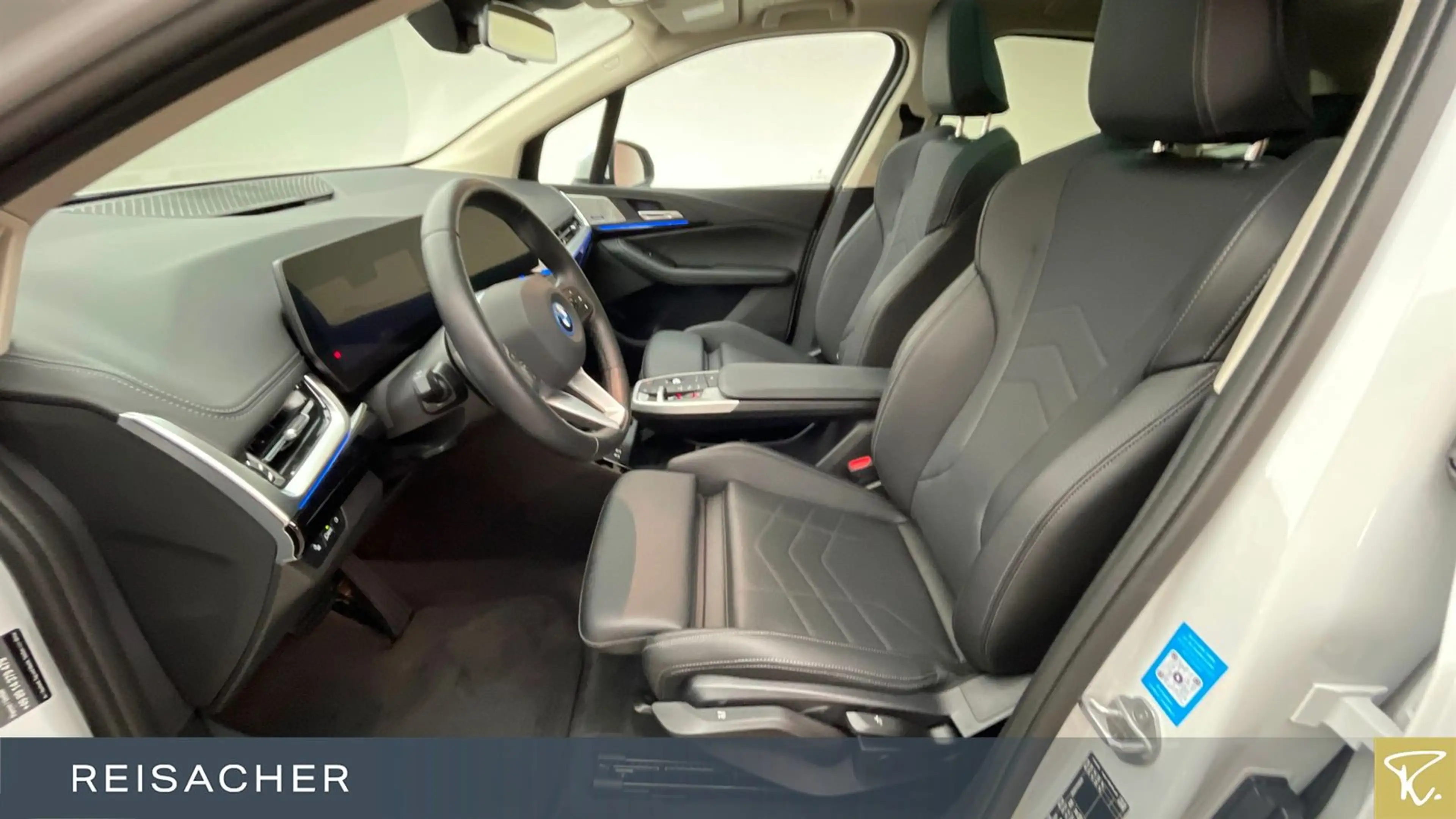 BMW 225 225e A xDrive Active Tourer Pano,AHK,Autom — photo 4