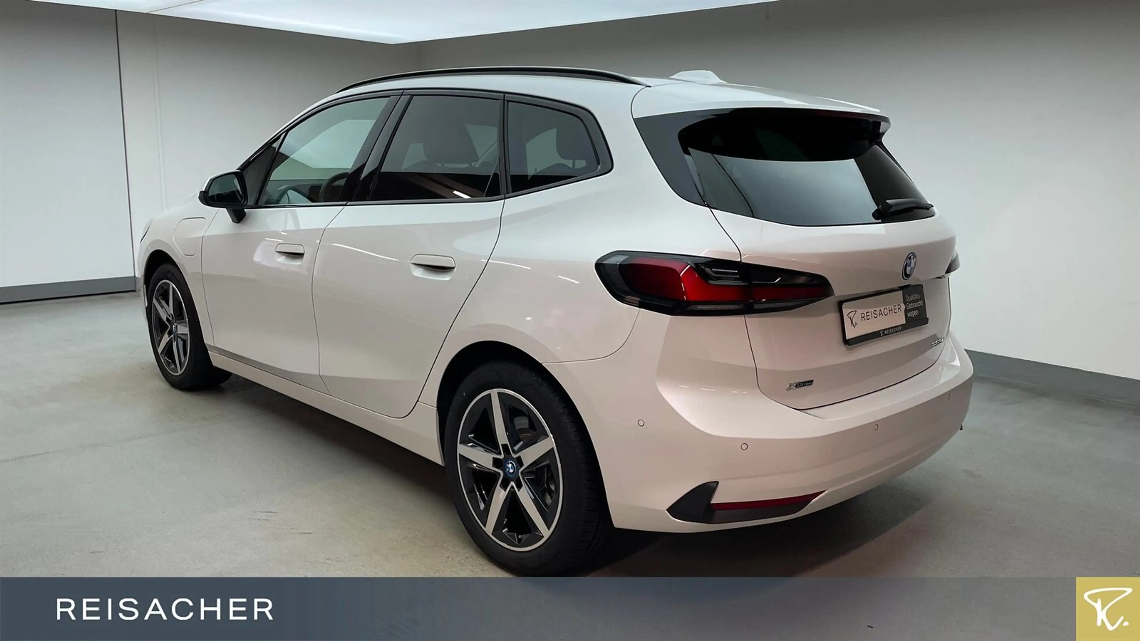 BMW 225 225e A xDrive Active Tourer Pano,AHK,Autom — photo 2